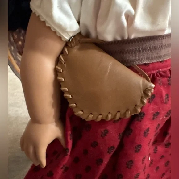 American Girl Doll - Josefina (original) - DISCONTINUED - Picture 4 of 7